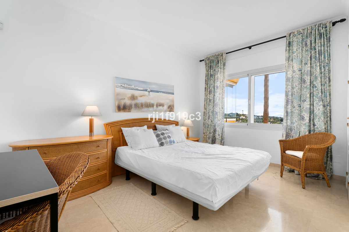 Apartamentos de 2 dormitorios en venta en Elviria Hills – R4994593