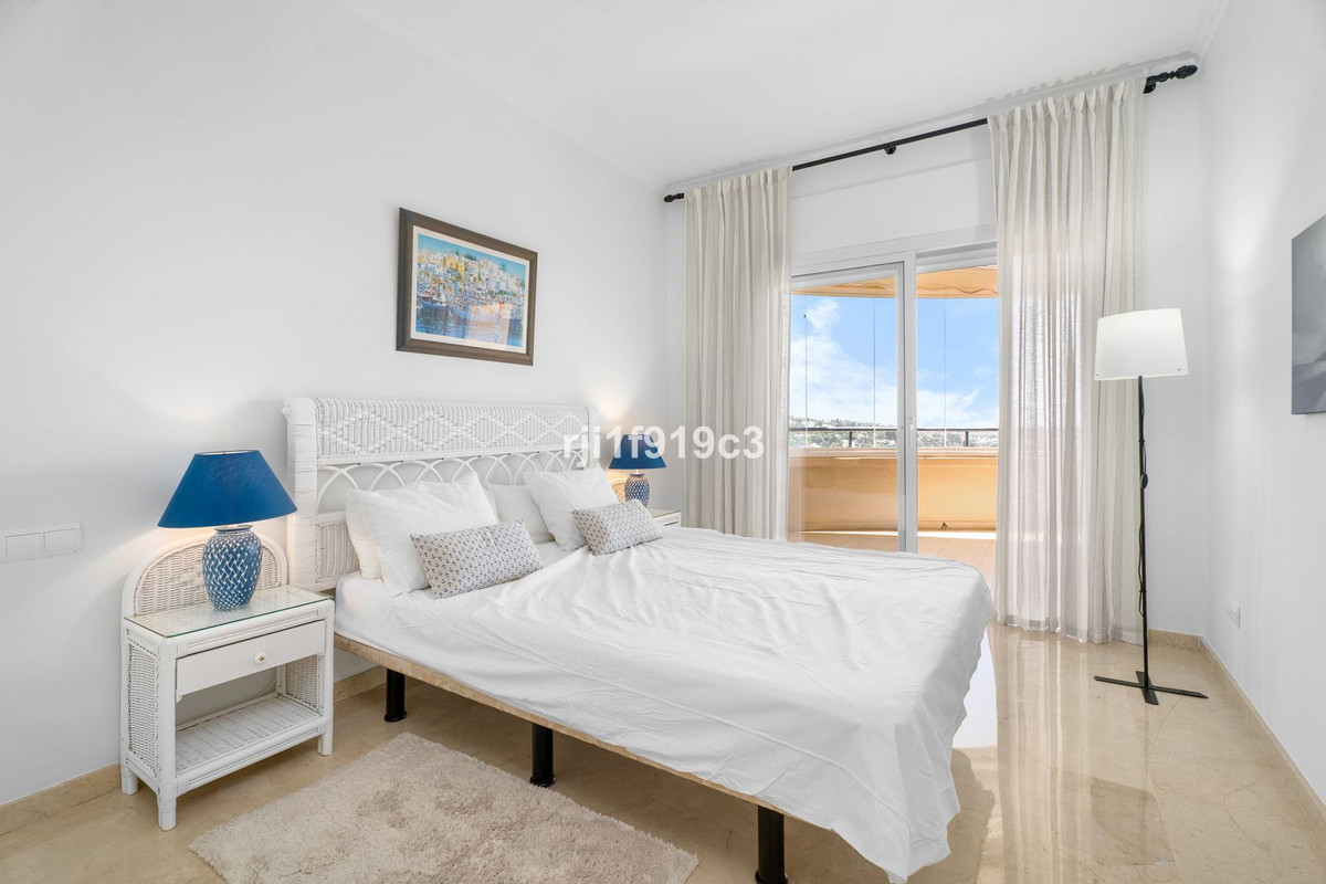 Apartamentos de 2 dormitorios en venta en Elviria Hills – R4994593