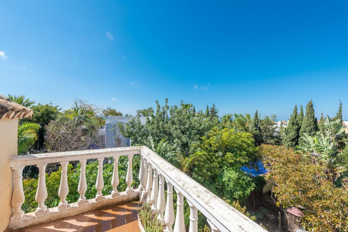 Villas de 8 dormitorios en venta en Marbella – R5181184