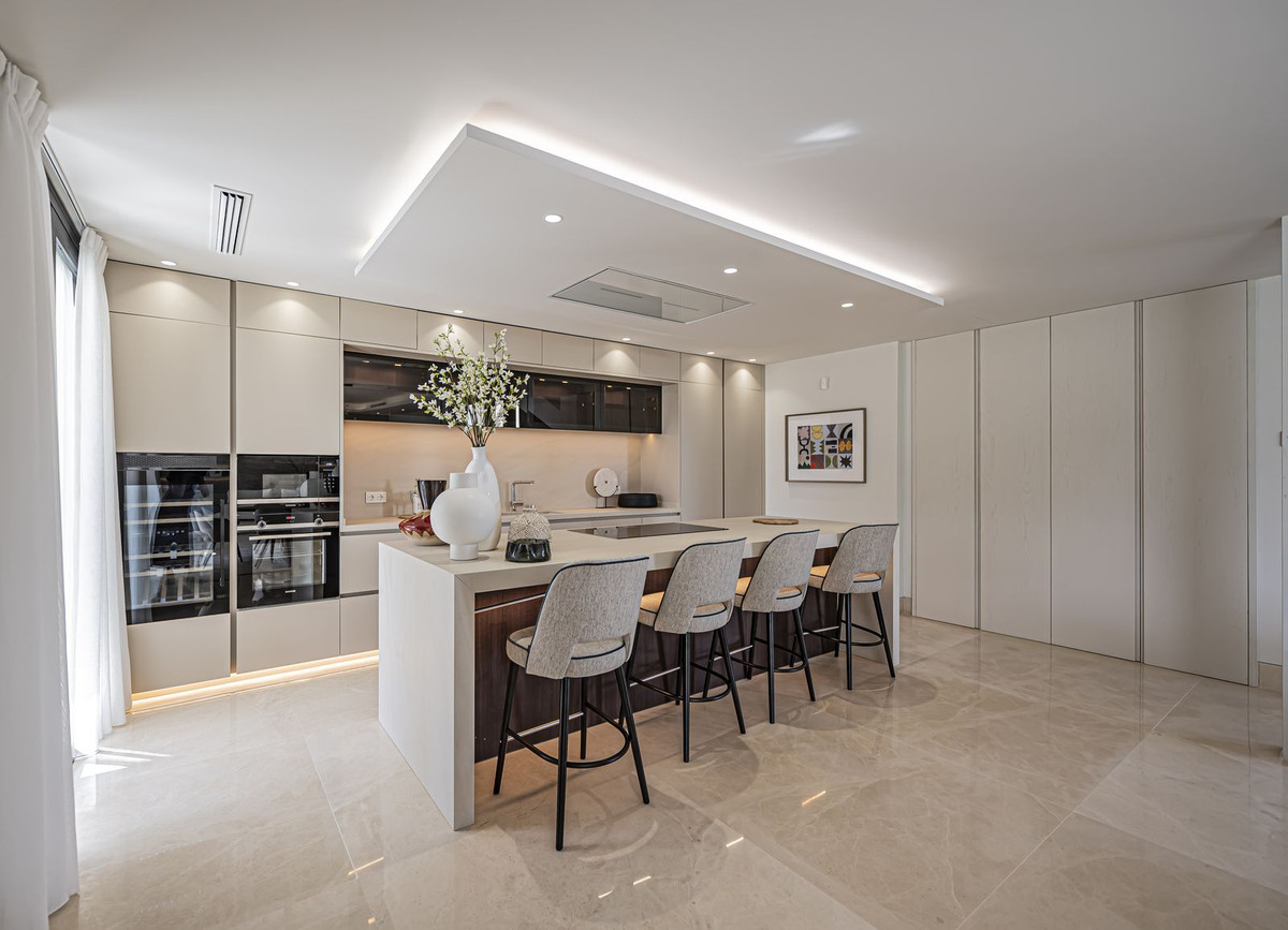 5 bedroom Villas for sale in Milla de Oro – R5172739