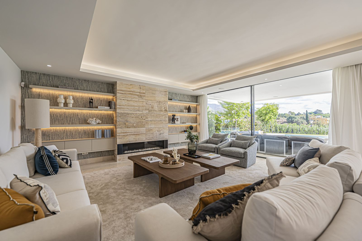 5 bedroom Villas for sale in Milla de Oro – R5172739