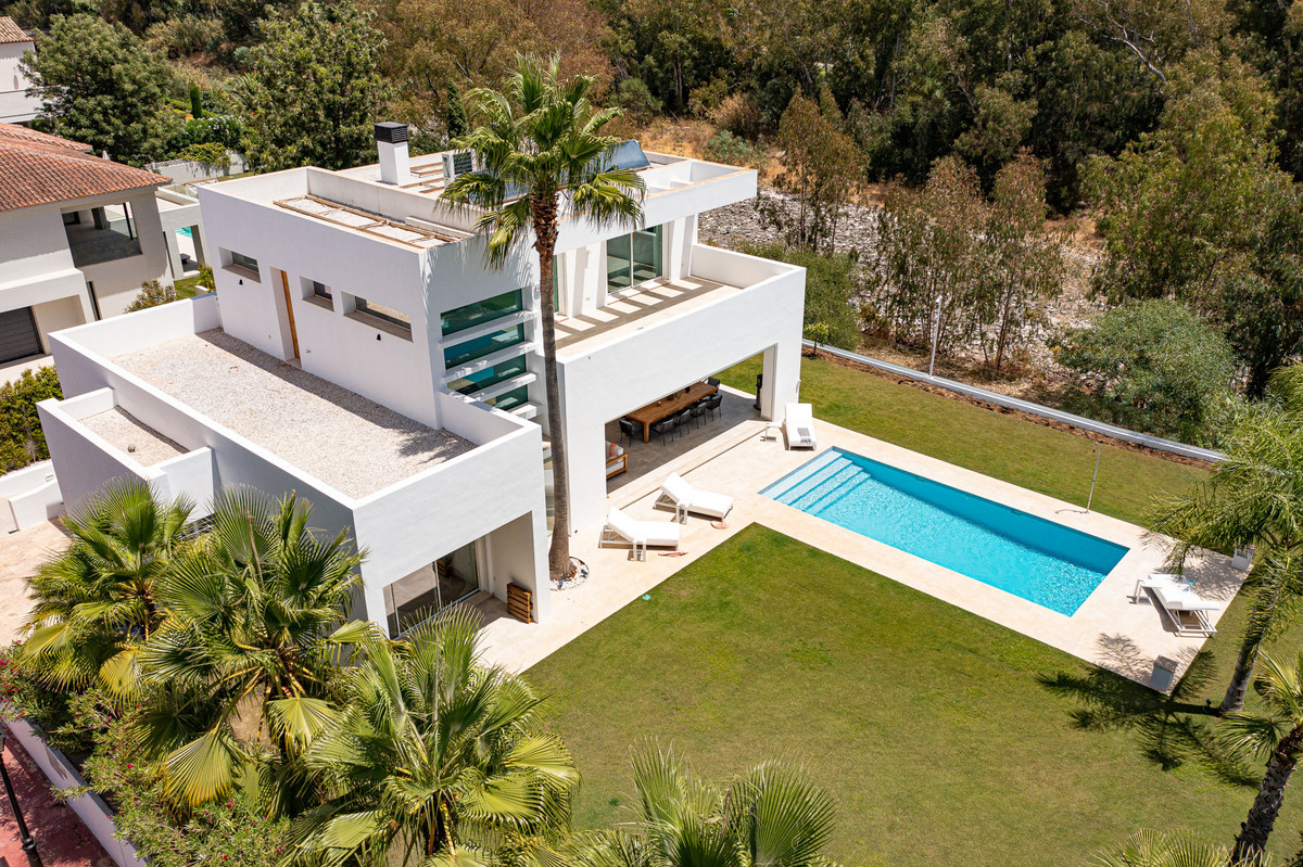 4 bedroom Villas for sale in Guadalmina Baja – R5039713