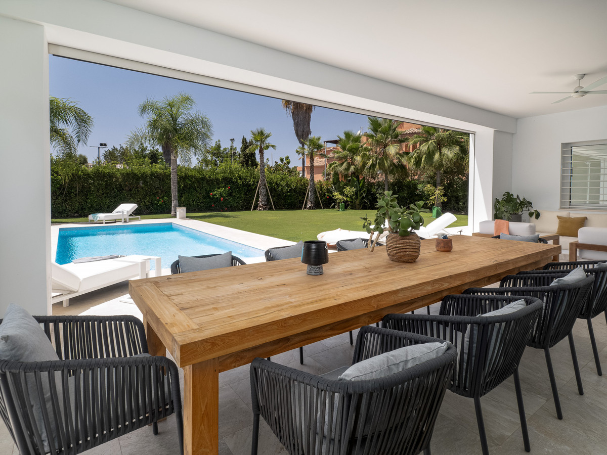 4 bedroom Villas for sale in Guadalmina Baja – R5039713