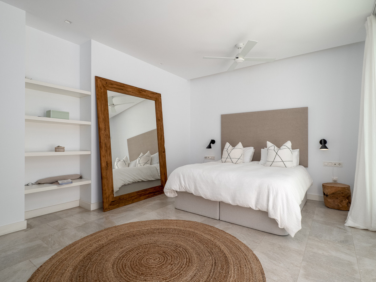 4 bedroom Villas for sale in Guadalmina Baja – R5039713