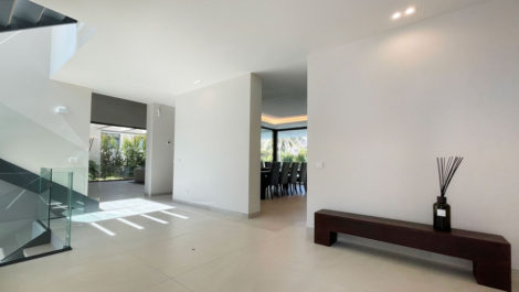 Villas de 5 dormitorios en venta en Milla de Oro – R4332634