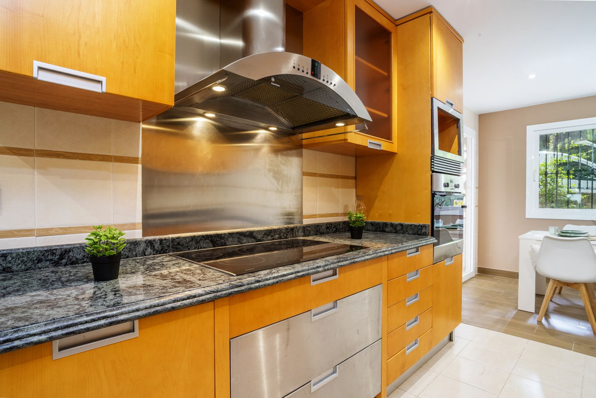3 bedroom Apartments for sale in Marbella – R5153680