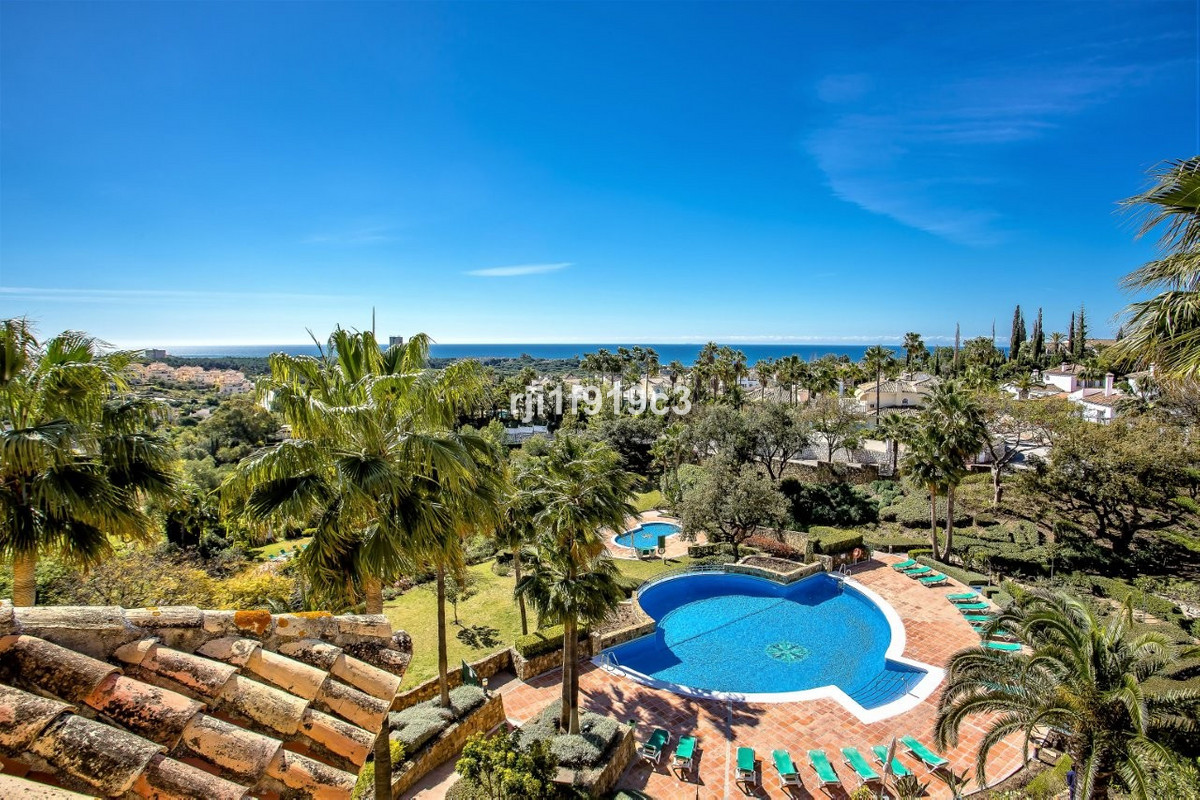 3 bedroom Apartments for sale in Elviria Hills – R5152237 3 bedroom Apartments for sale in Elviria Hills – R5152237