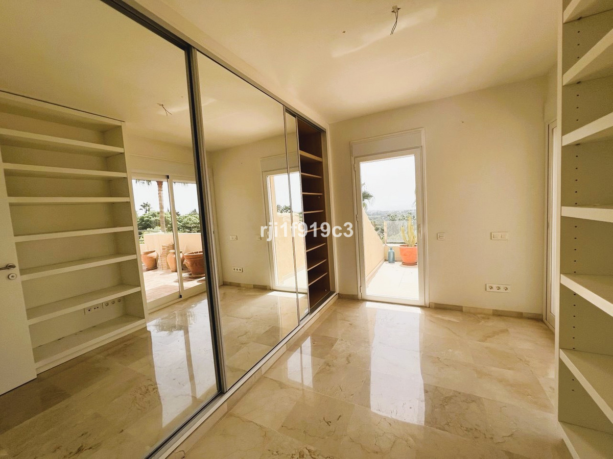 3 bedroom Apartments for sale in Elviria Hills – R5152237 3 bedroom Apartments for sale in Elviria Hills – R5152237