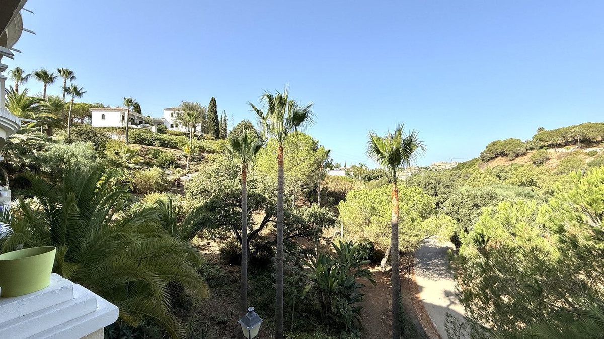 2 bedroom Apartments for sale in Elviria – R5183212