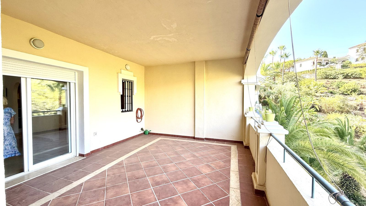 2 bedroom Apartments for sale in Elviria – R5183212