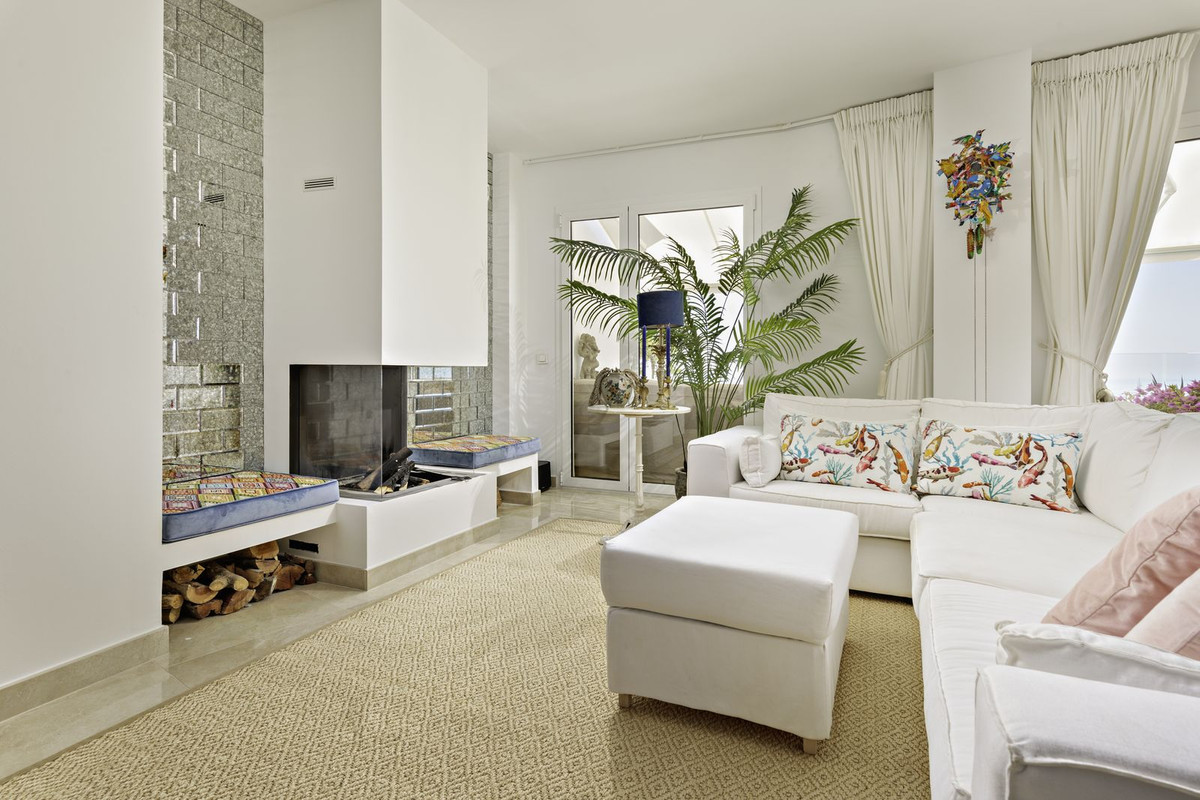 2 bedroom Apartments for sale in Altos de los Monteros – R5180017 2 bedroom Apartments for sale in Altos de los Monteros – R5180017