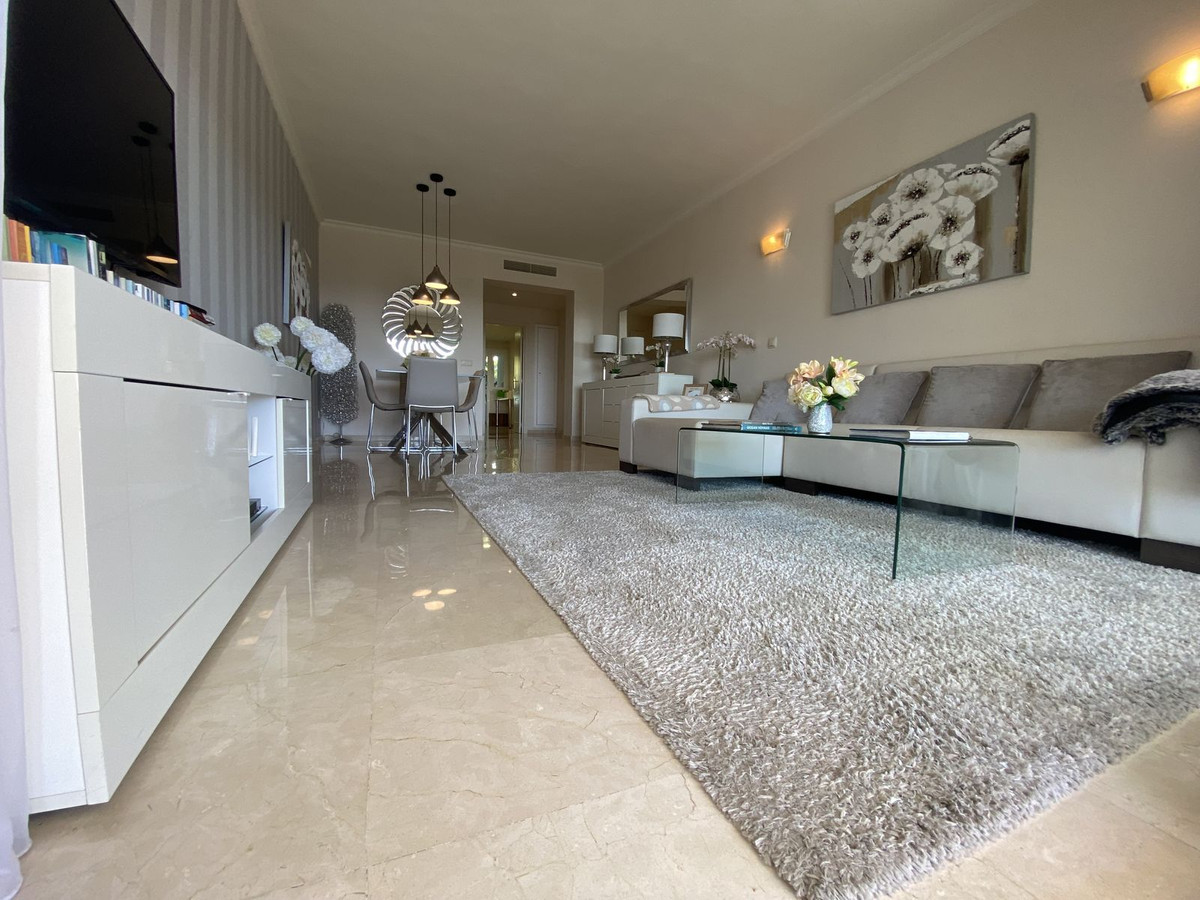 2 bedroom Apartments for sale in La Quinta – R5191588