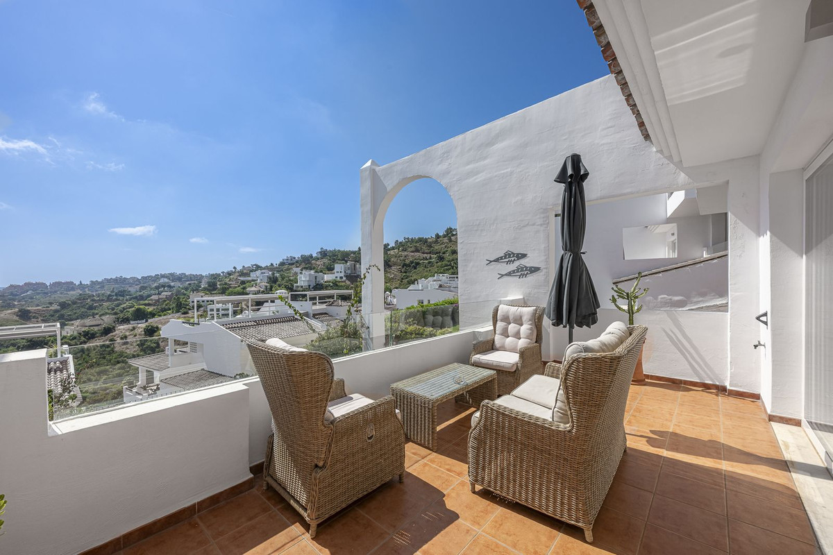 3 bedroom Apartments for sale in La Mairena – R5173501