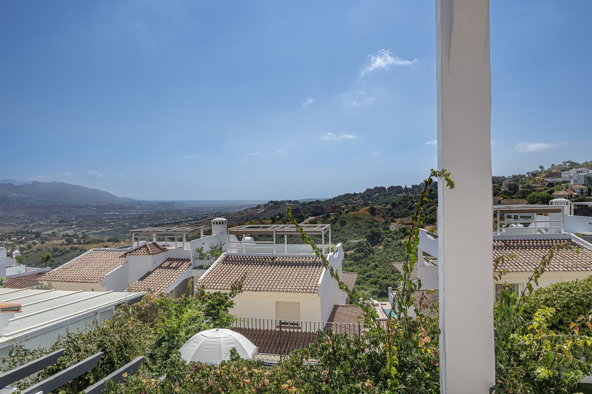 3 bedroom Apartments for sale in La Mairena – R5173501