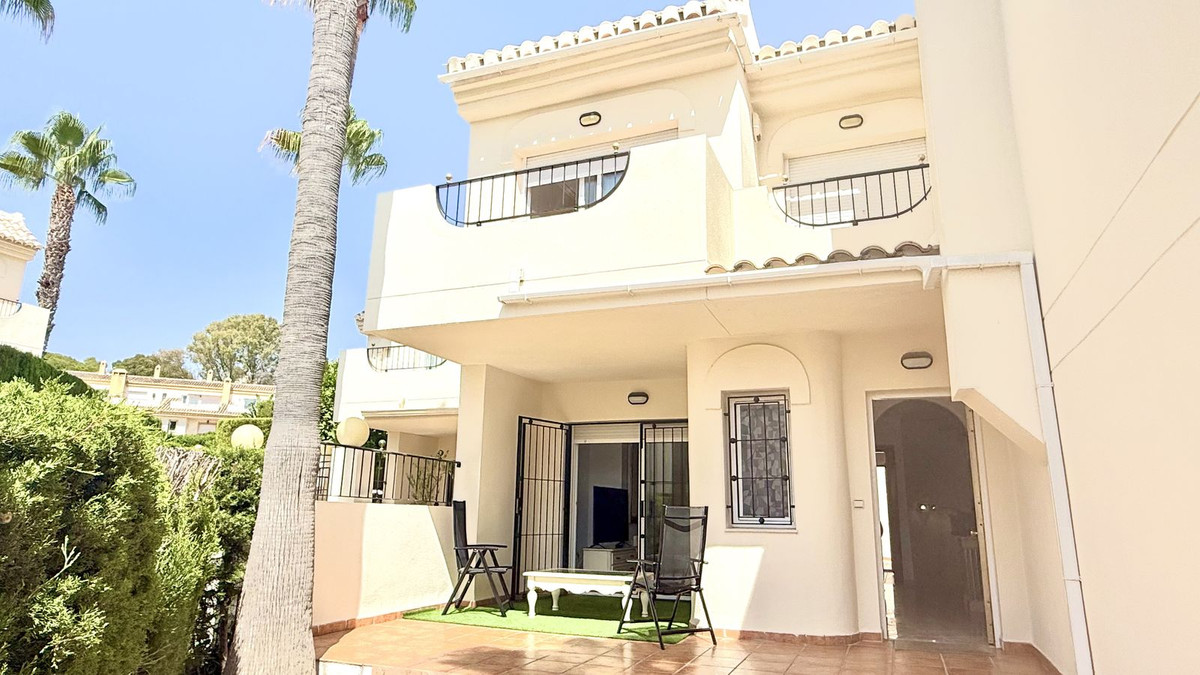 3 bedroom Townhouses for sale in Marbella – R5183131