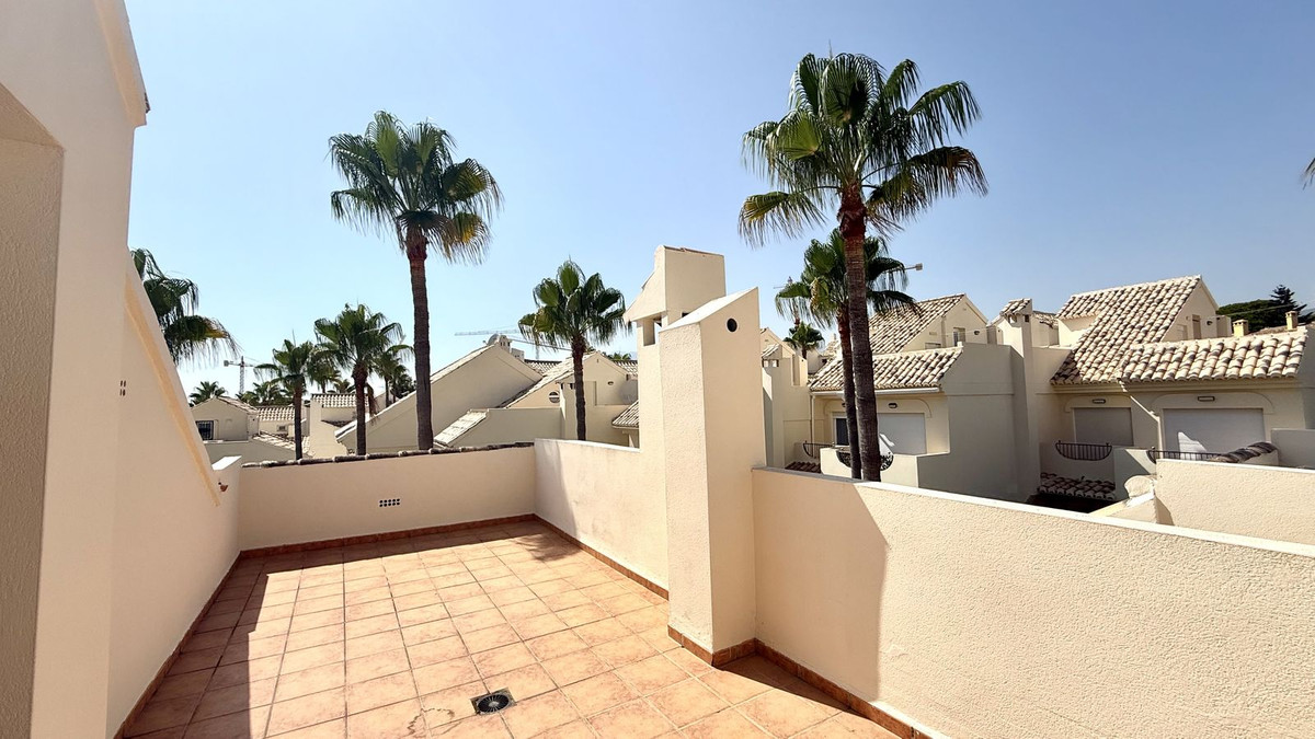3 bedroom Townhouses for sale in Marbella – R5183131