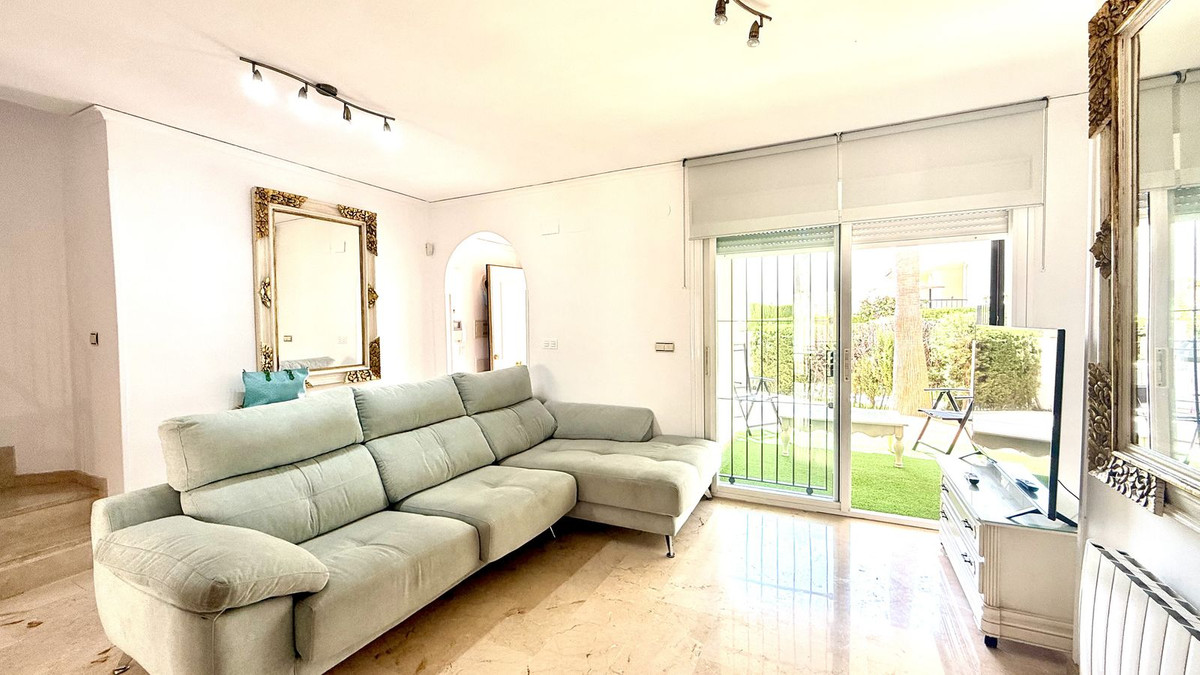 3 bedroom Townhouses for sale in Marbella – R5183131
