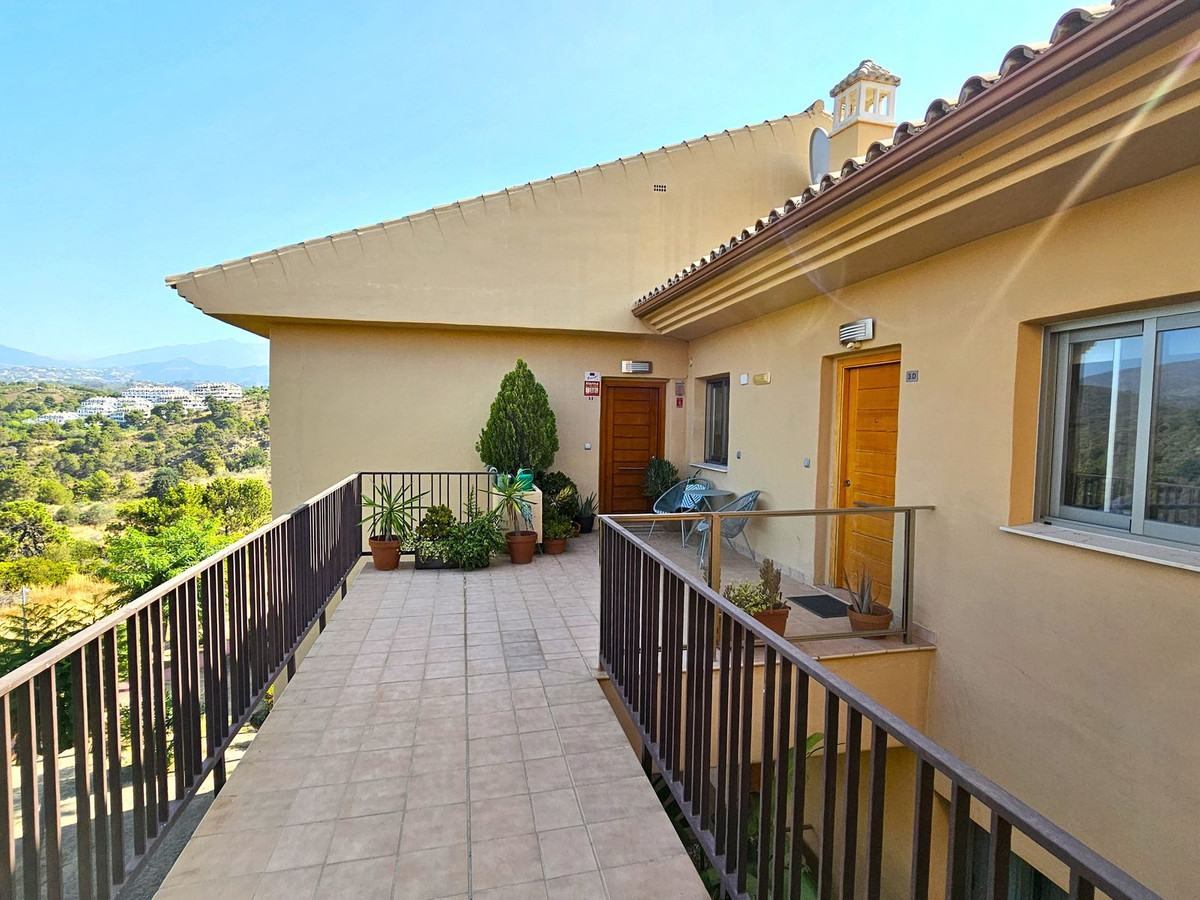 Aticos de 2 dormitorios en venta en Selwo – R4813348
