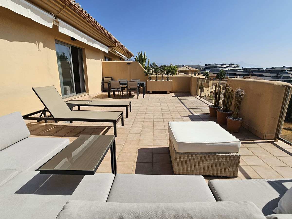 Aticos de 2 dormitorios en venta en Selwo – R4813348
