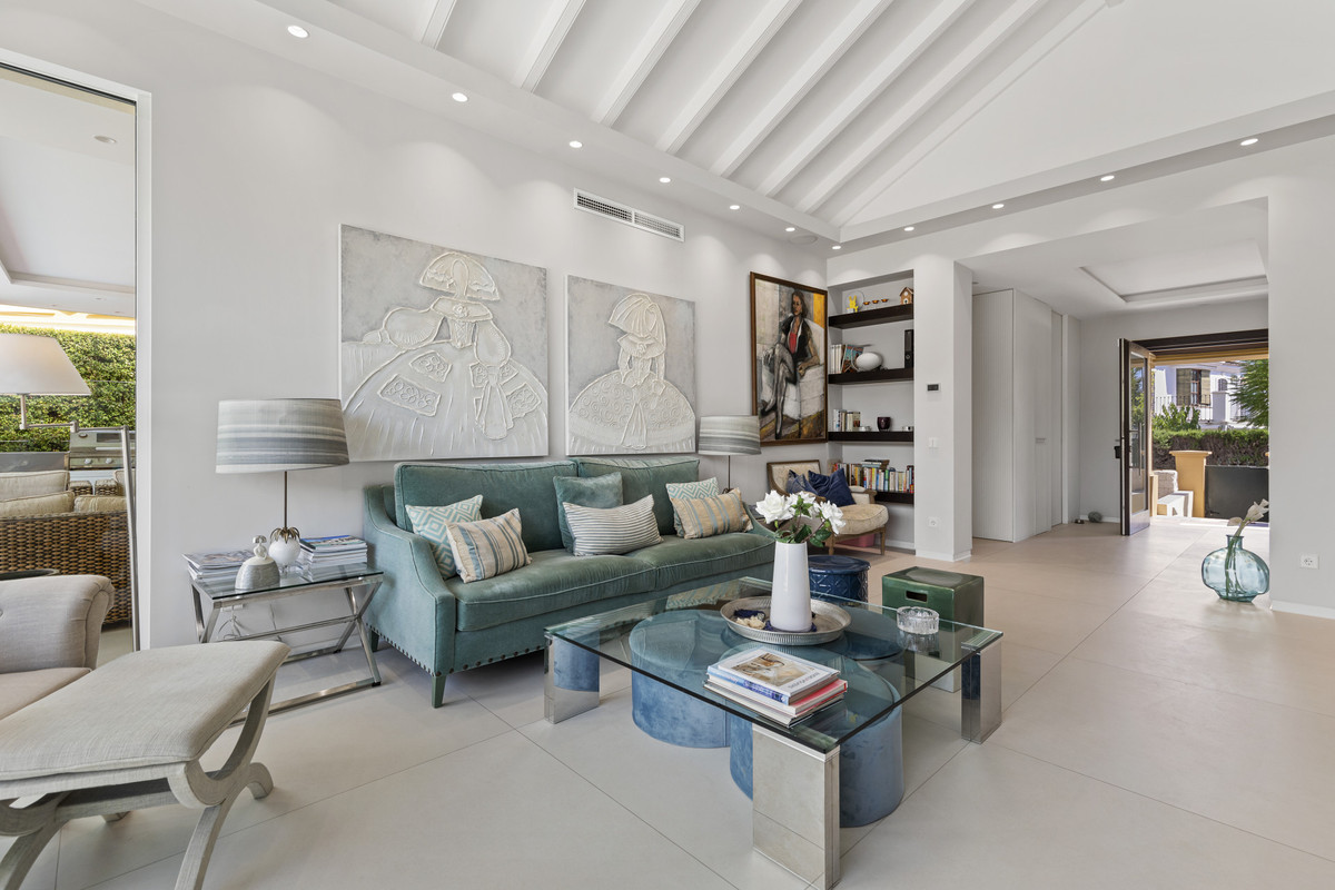 Villas de 5 dormitorios en venta en Guadalmina Alta – R5182648