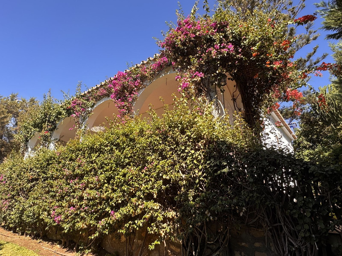 3 bedroom Villas for sale in Marbesa – R5185990