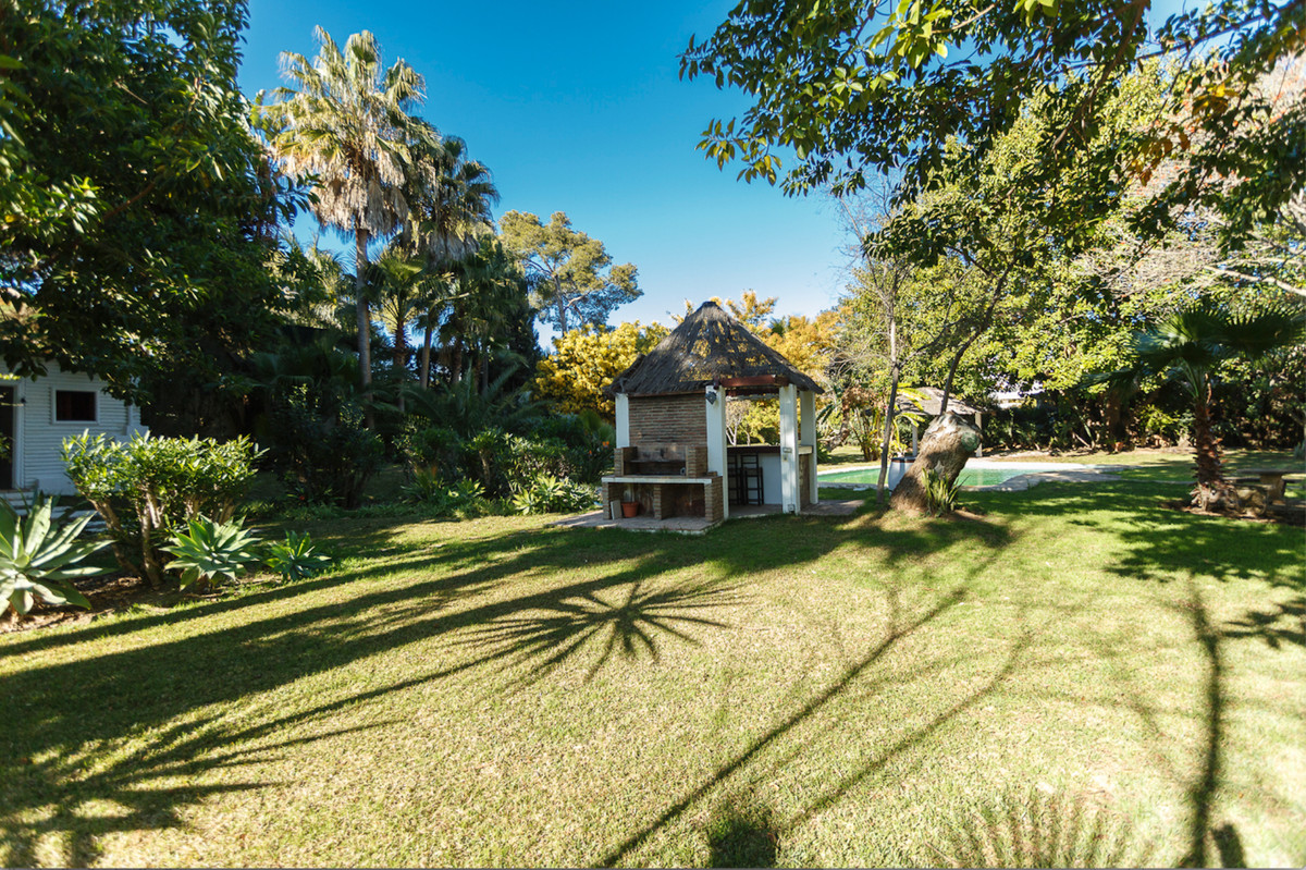 6 bedroom Villas for sale in Guadalmina Baja – R5204800 6 bedroom Villas for sale in Guadalmina Baja – R5204800