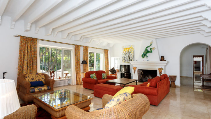 Villas de 6 dormitorios en venta en Guadalmina Baja – R5204800 en 