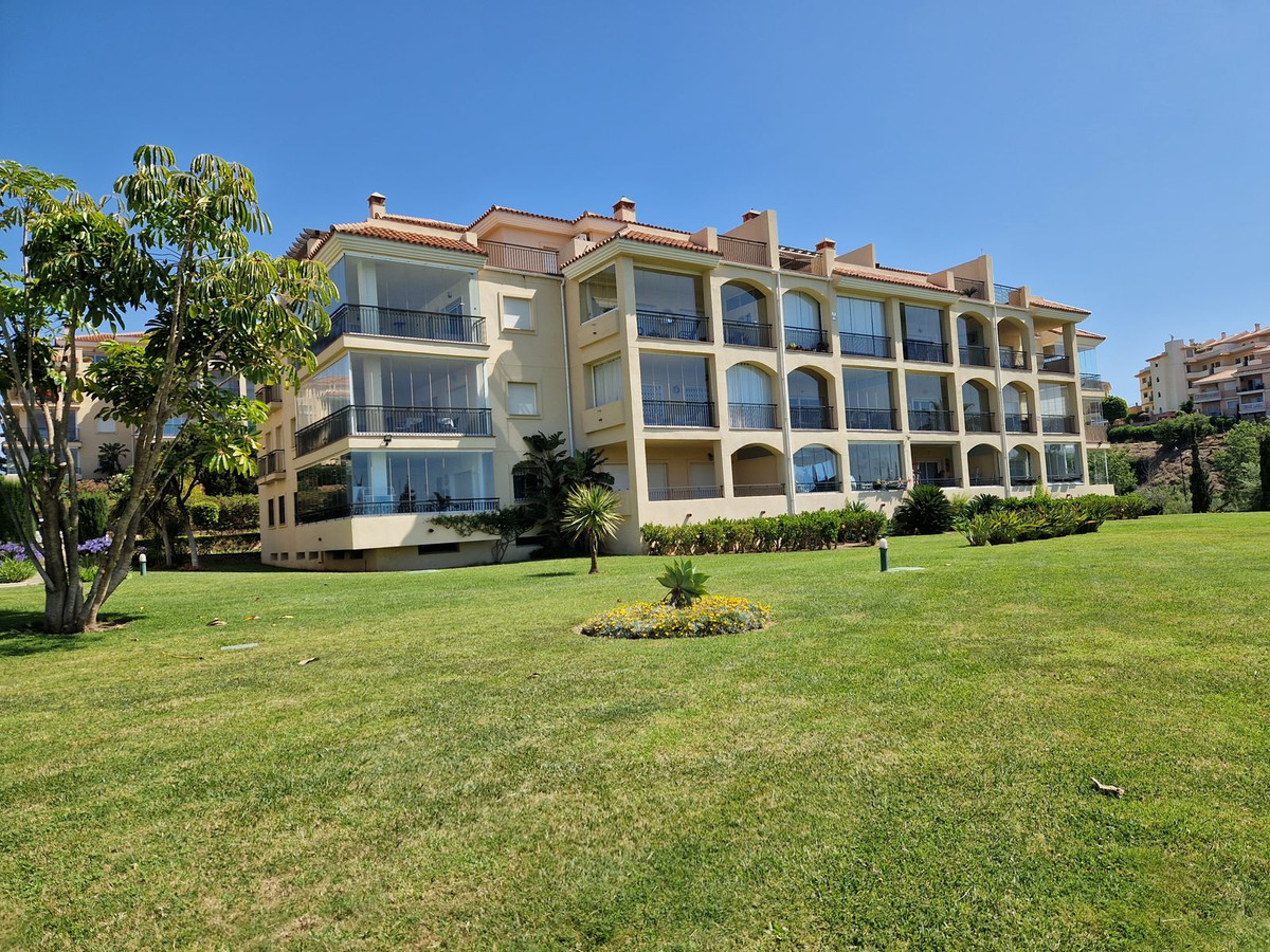 Aticos de 3 dormitorios en venta en Mijas – R4325074