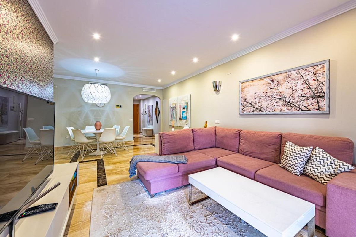 Apartamentos de 2 dormitorios en venta en Nueva Milla de Oro – R4298473