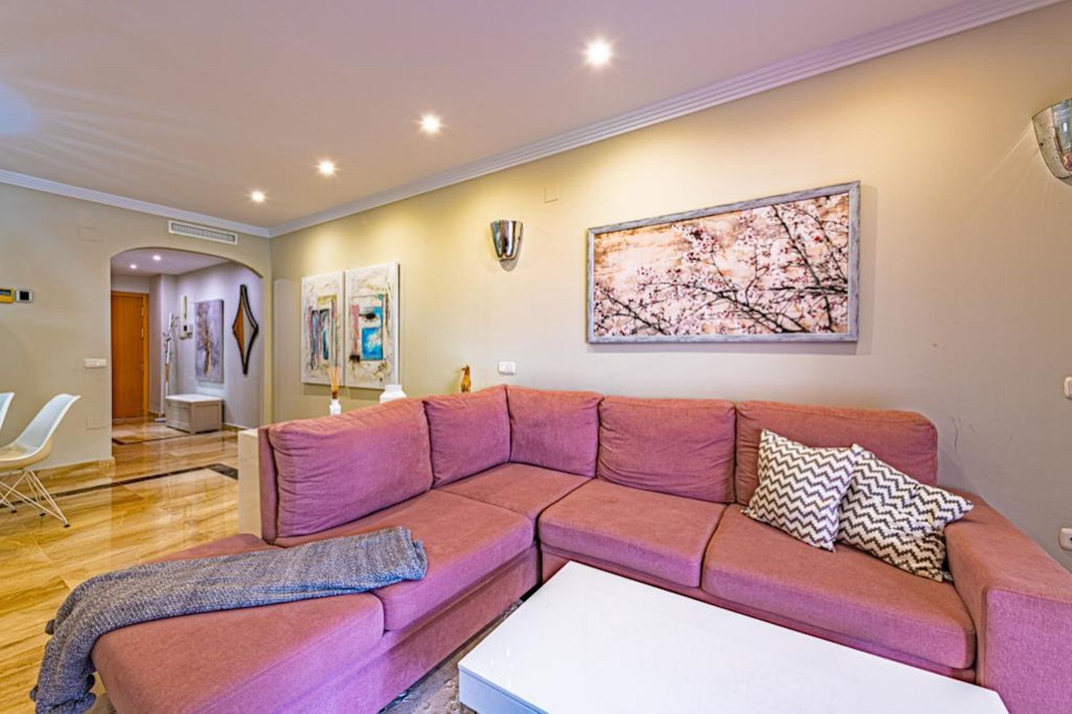 Apartamentos de 2 dormitorios en venta en Nueva Milla de Oro – R4298473