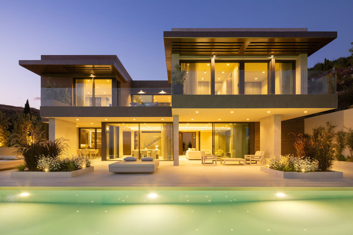 5 bedroom Villas for sale in Los Flamingos – R5200333
