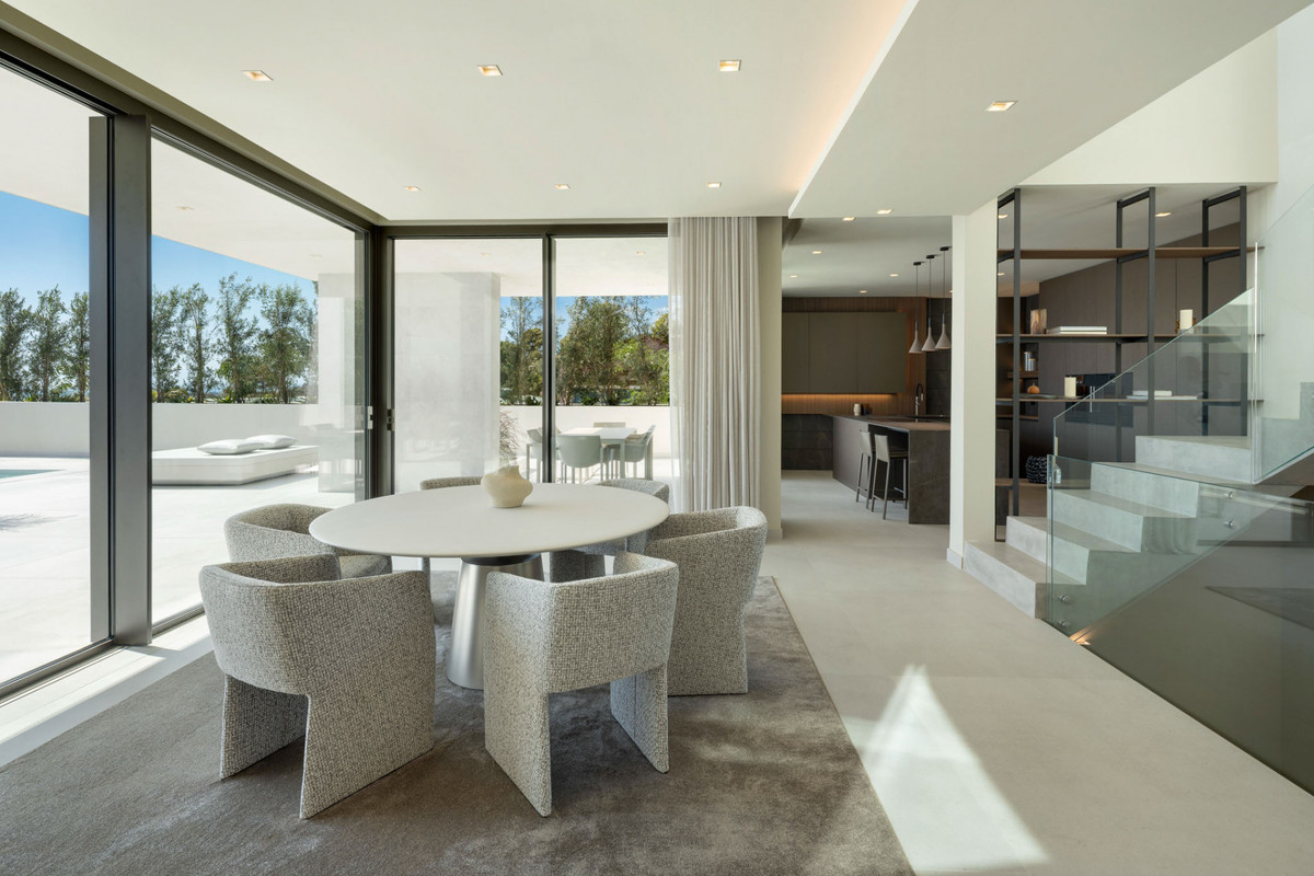 5 bedroom Villas for sale in Los Flamingos – R5200333