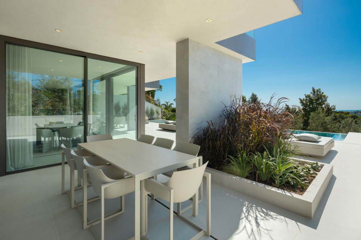 5 bedroom Villas for sale in Los Flamingos – R5200333