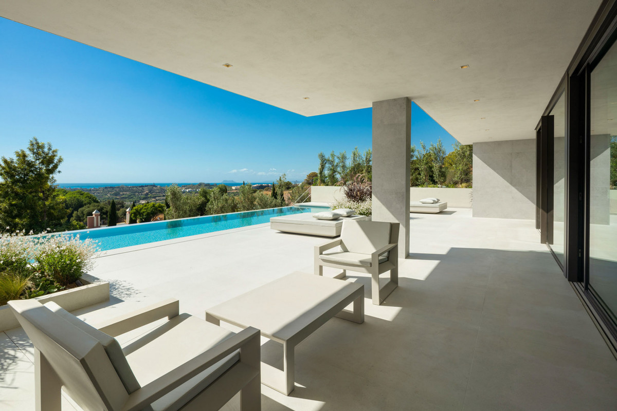5 bedroom Villas for sale in Los Flamingos – R5200333