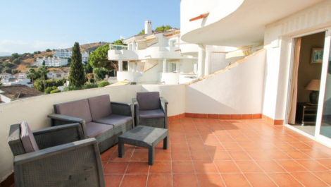 Apartamentos de 2 dormitorios en venta en Calahonda – R5186026