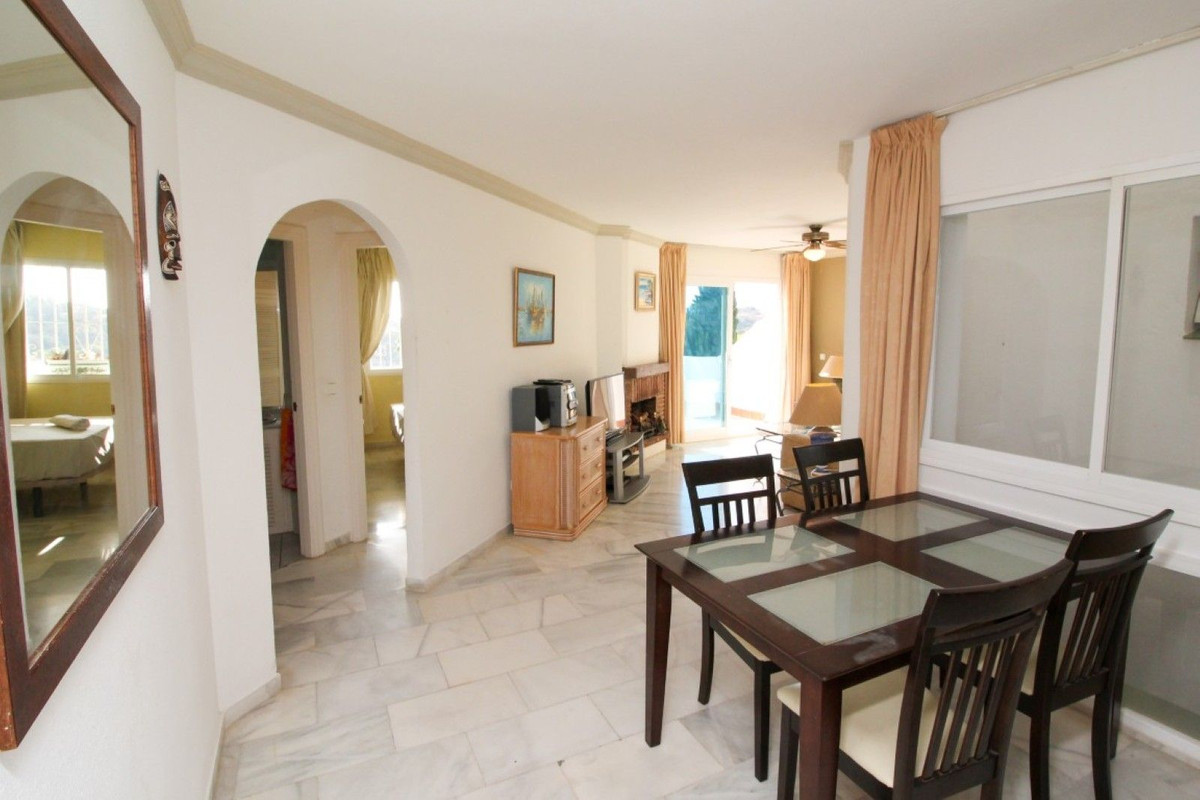 Apartamentos de 2 dormitorios en venta en Calahonda – R5186026
