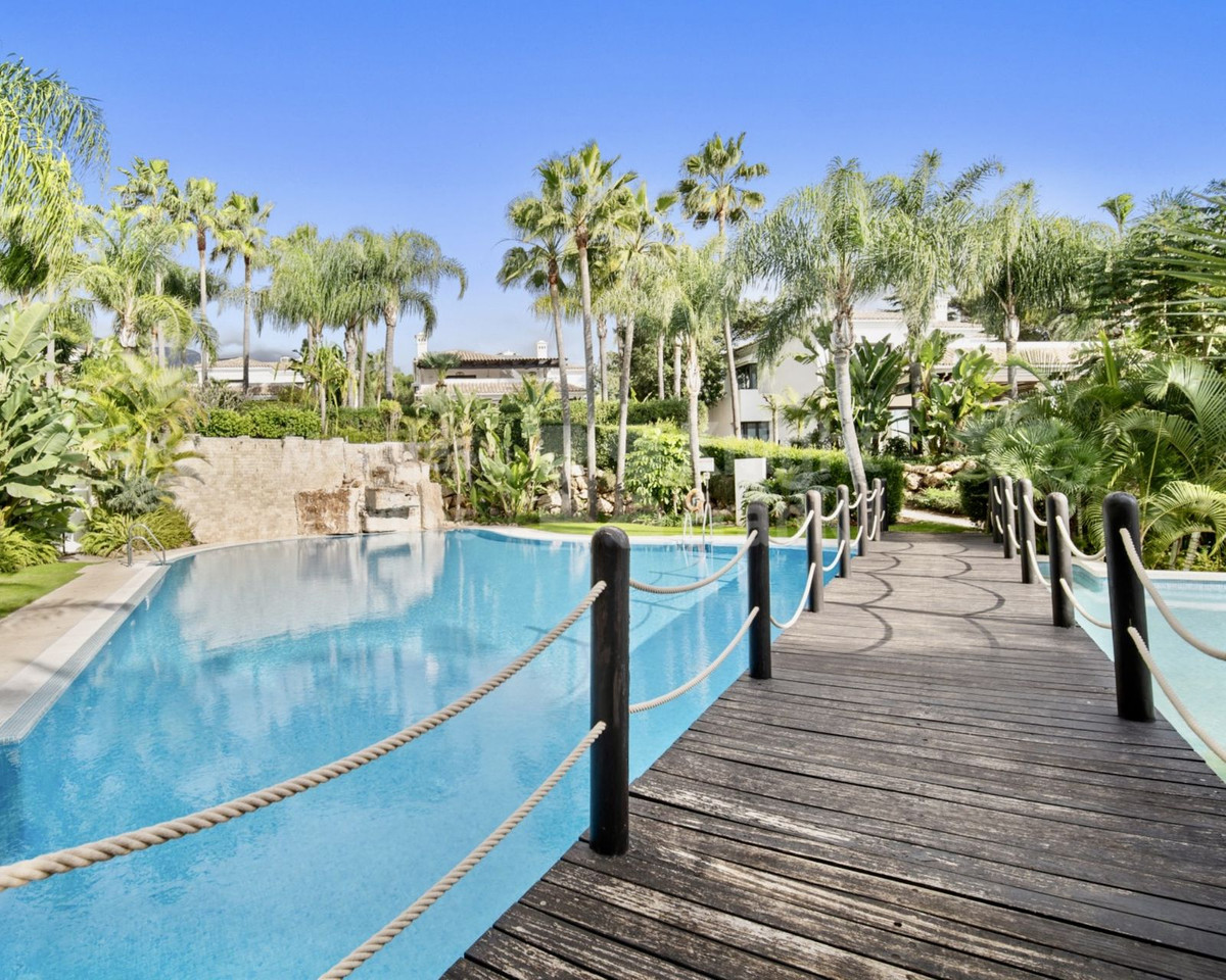 5 bedroom Villas for sale in Milla de Oro – R5157004 5 bedroom Villas for sale in Milla de Oro – R5157004