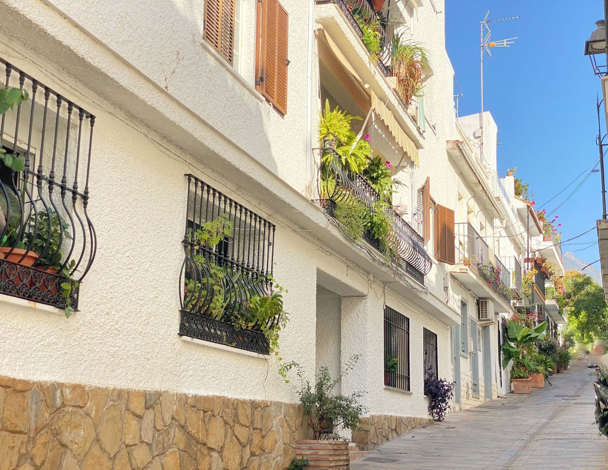 3 bedroom Apartments for sale in Marbella – R5191933