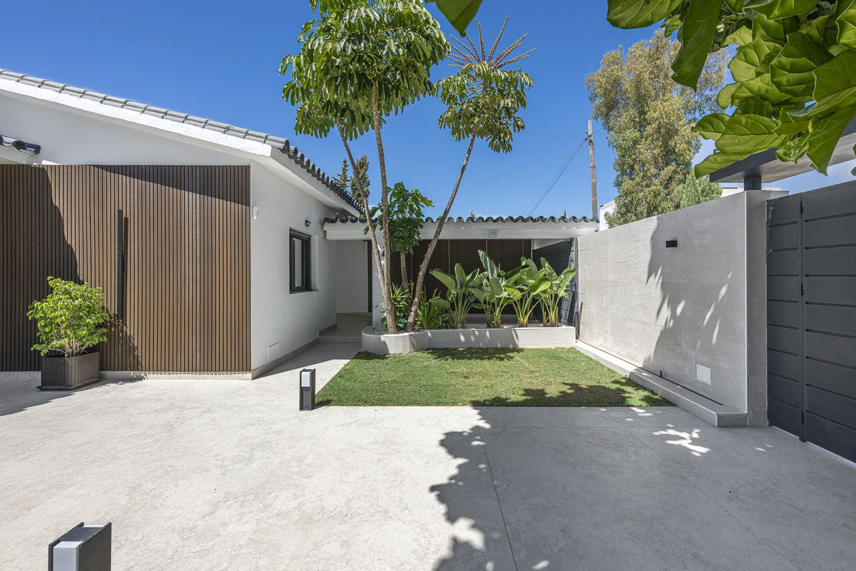 3 bedroom Villas for sale in Nueva Milla de Oro – R5156197