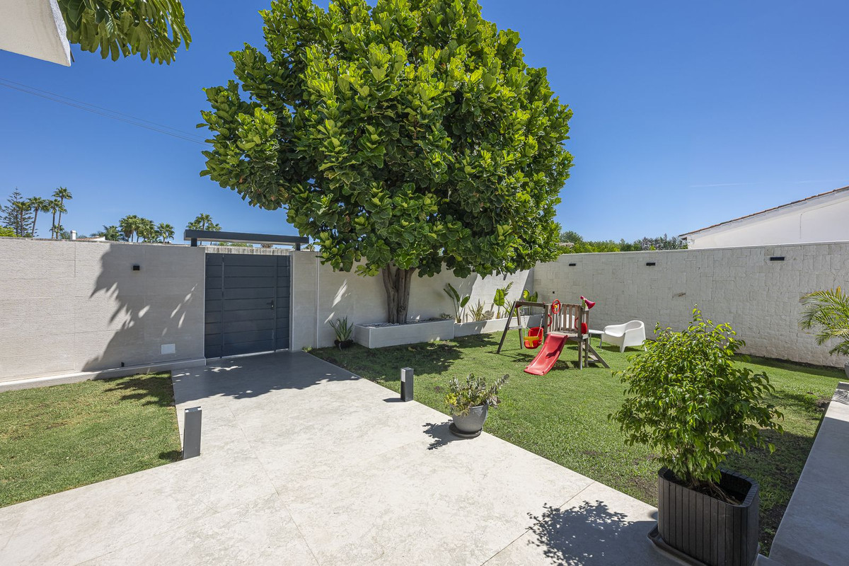 3 bedroom Villas for sale in Nueva Milla de Oro – R5156197