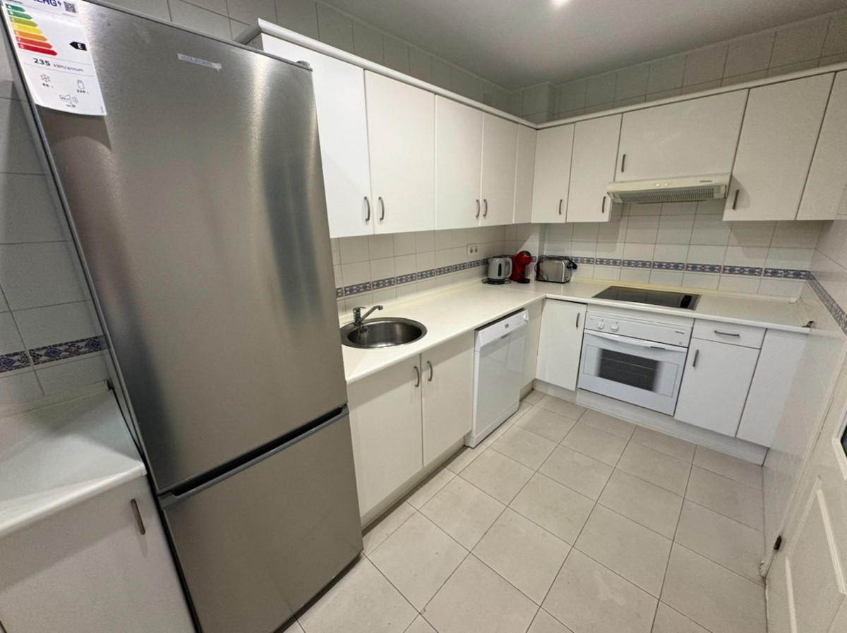 Apartamentos de 3 dormitorios en venta en Guadalmina Baja – R5179687