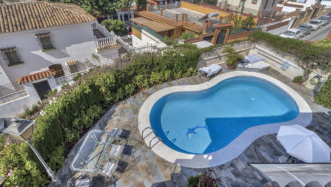 6 bedroom Villas for sale in Marbella – R5199373