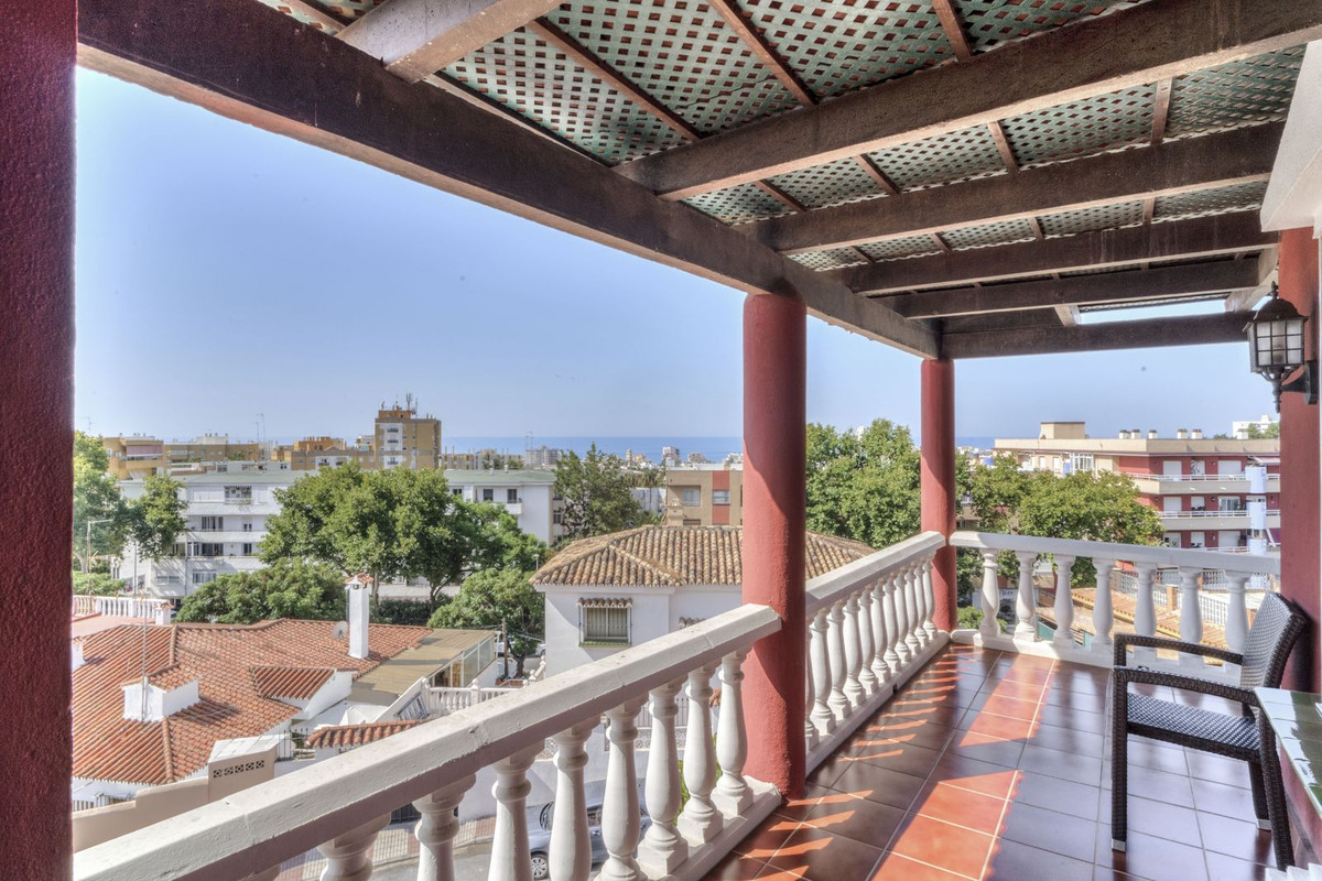 6 bedroom Villas for sale in Marbella – R5199373