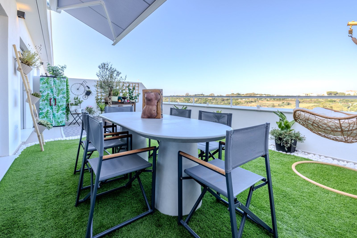 Aticos de 2 dormitorios en venta en Nueva Milla de Oro – R5079931