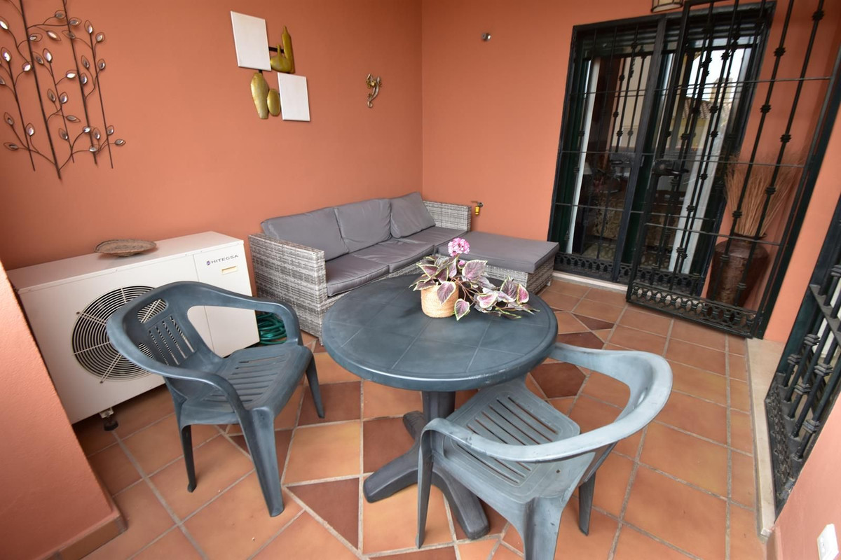 2 bedroom Apartments for sale in Elviria – R5168635