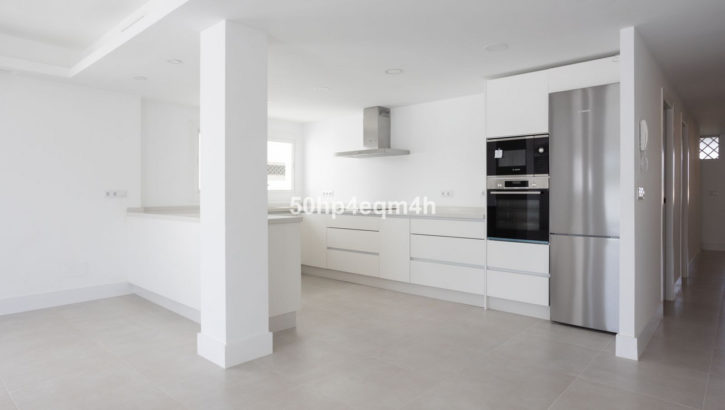 Apartamentos de 4 dormitorios en venta en Guadalmina Baja – R5060710 en 