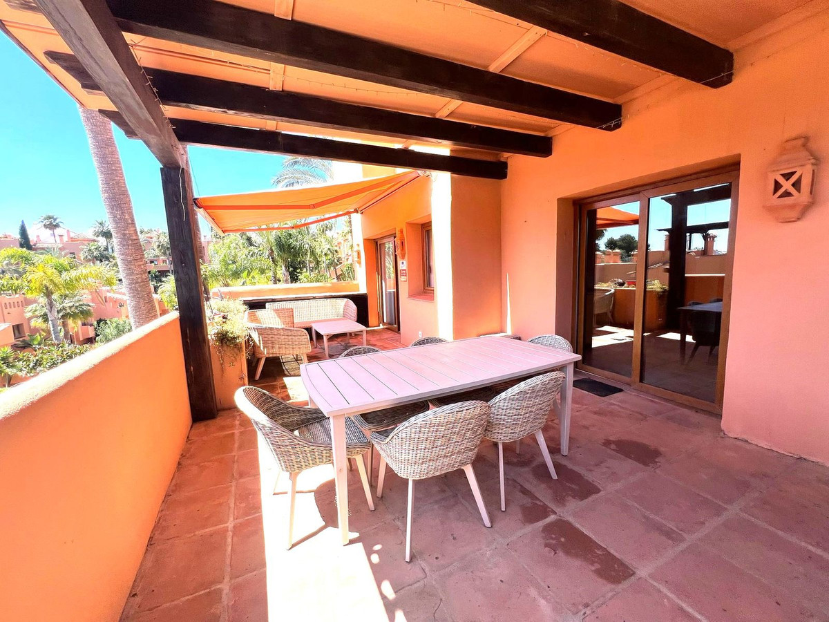 Pareados de 5 dormitorios en venta en Riviera del Sol – R5020108