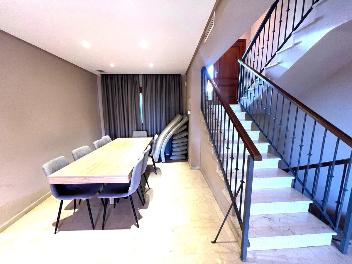 Pareados de 5 dormitorios en venta en Riviera del Sol – R5020108