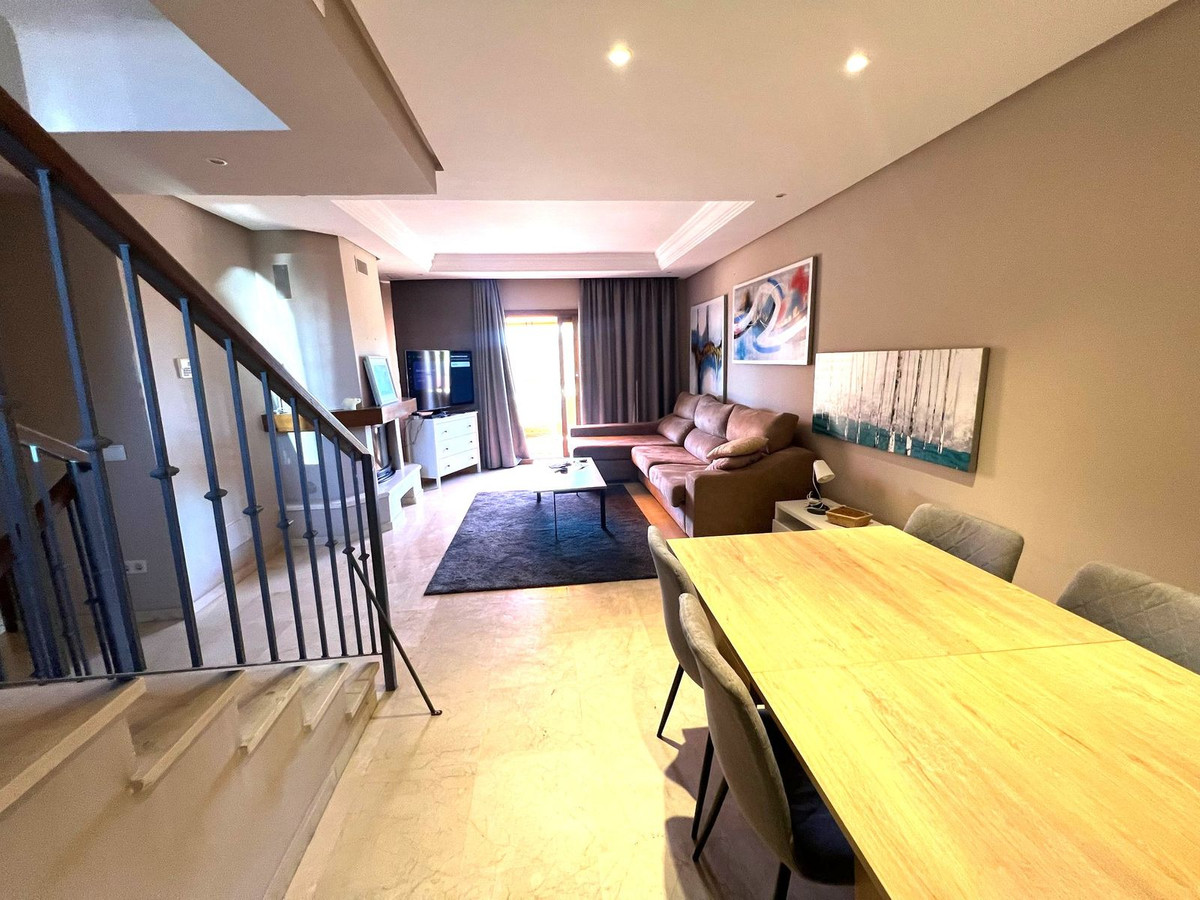 Pareados de 5 dormitorios en venta en Riviera del Sol – R5020108