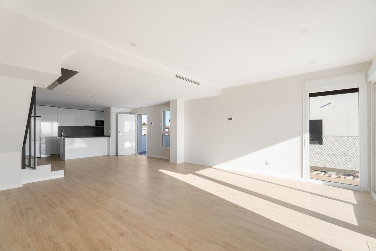 Adosados de 4 dormitorios en venta en La Cala de Mijas – R4930036 Adosados de 4 dormitorios en venta en La Cala de Mijas – R4930036